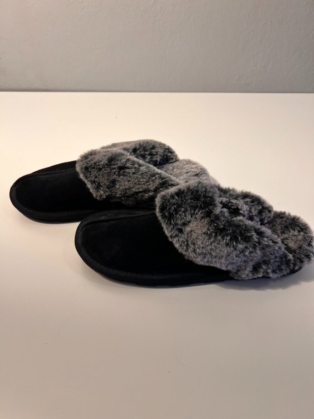 NWOT Size 11 Stars Above Suede Leather & Faux-Fur Lined Women’s Slip-On Slippers